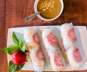 Lilly's Cafe - Rainbow Rolls