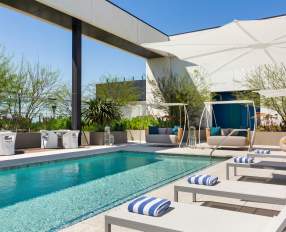 Rooftop Hotel at Radisson Blu Anaheim