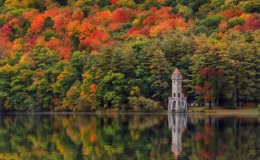 Kingfisher Tower at 150: The Little Castle That Changed a Lake