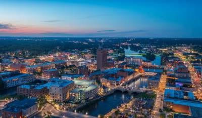 Fall Nights in Aurora: Casinos, Cocktails & Live Entertainment