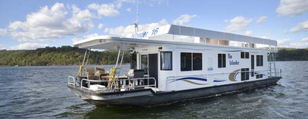 The Islander - Seven Points Marina Houseboat
