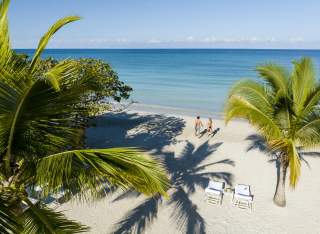 Couples Negril - Couple on Beach