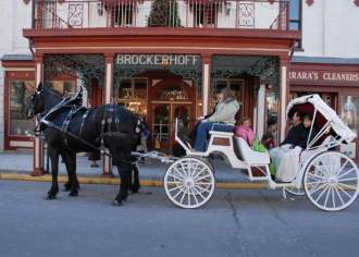 4 Incredible Ways to Celebrate the Holidays with a Historic Twist