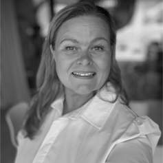 Elisabeth Bugge greyscale