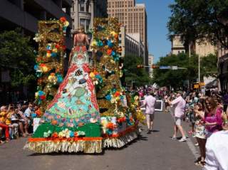 Fiesta-Parade-2022-700x467