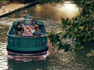 Go-Rio-River-Barge-Lit