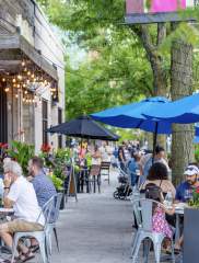 Outdoor Dining in Elmhurst