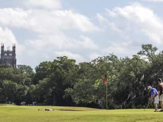 Outdoor Group Travel Experiences in New Orleans