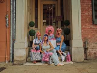 A Bachelorette Party Outside of Fifi Mahony’s – New Orleans French Quarter