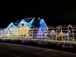 2023 Best Dazzling Holiday Houses