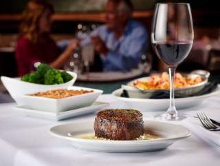 Restaurants Open for Christmas Eve and Day in Fort Wayne