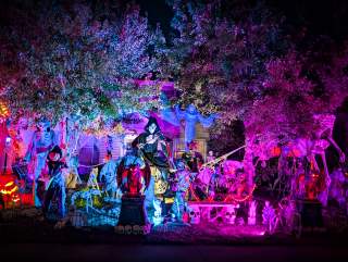 Best Spooky Halloween Displays 2026