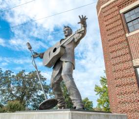 Elvis at Shreveport Municipal Auditorium