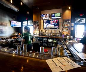 Where to Catch the Game in Elizabethtown