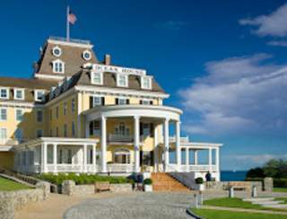 Ocean House's Annual Tree Lighting