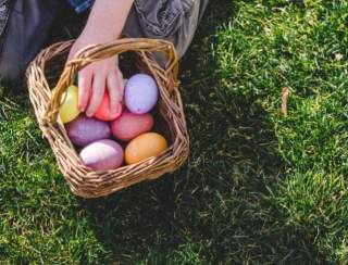 Easter Egg Hunt at Castle Hill Inn