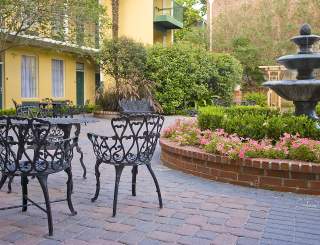 Maison St. Charles Hotel