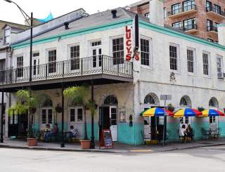 Lucy's Retired Surfers Bar & Restaurant