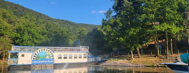 Summer Cruises on the Proud Mary Showboat