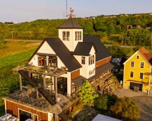 Magnetic Hill Winery