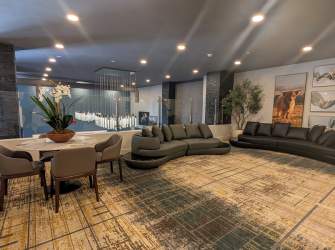 Valor Hotel Sitting Area