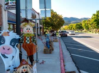 Parowan Scarecrows on Main
