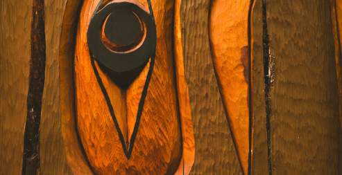 totem pole carving