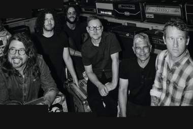 Foo Fighters TAKE COVER TOUR