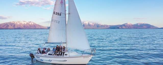 sail boat with passengers on Utah Lake