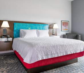 Hampton Inn Saline room