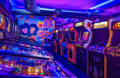 Yetee Station - Inside Arcade