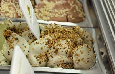 Ice cream at Kemaelli's cafe in Midhurst