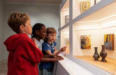 children in Pallant House Gallery