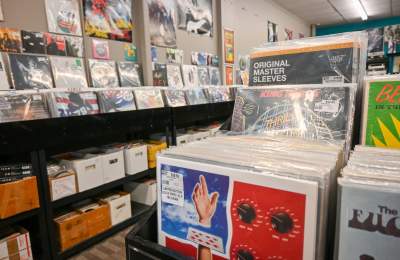 Lincoln Vintage Vinyl