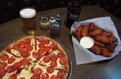 Isle's Pub and Pizza
