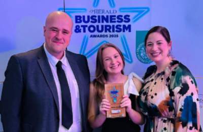 Talking Tortoise Wins Best Family Business at Stratford-Upon-Avon Business and
Tourism Awards
Jessica and Martin Blyth-Sweetingham with their marketing manager Natasha Burton, celebrating their Best Family Business award at the Stratford-Upon-Avon Business and Tourism Awards.