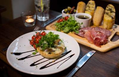 Food at The Fleece Inn, Warwickshire