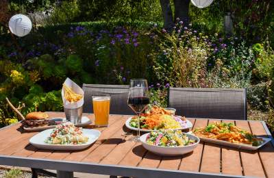 Food and drinks outside in a garden