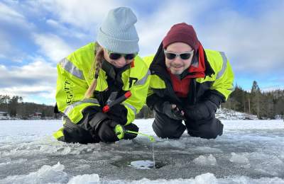 Ice fishing trollaktiv close up