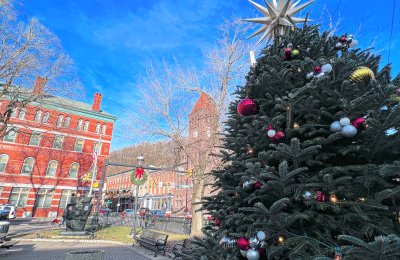 Holiday spirit on display in downtown Jim Thorpe, PA