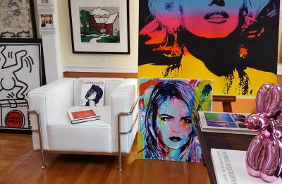 interior shot lich corbu koons