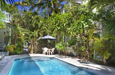 Coco Plum Inn Pool