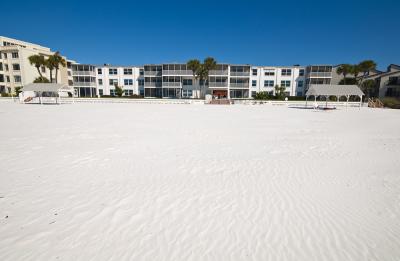 Casa Blanca Beach Resort