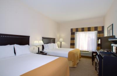 2 Double Queen Guestroom