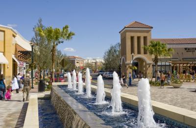 Center Court Fountain