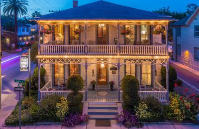 Carriage Way Bed & Breakfast