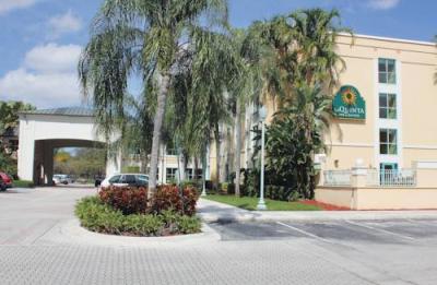 La Quinta Inn and Suites - Ft. Lauderdale At S.W. 6th Street