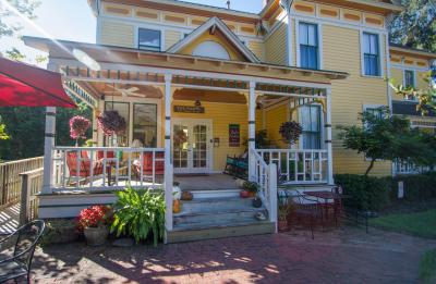 The Laurel Oak Inn