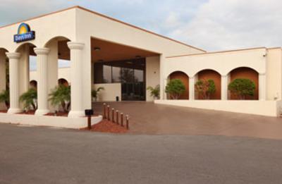 Days Inn & Suites - Clermont