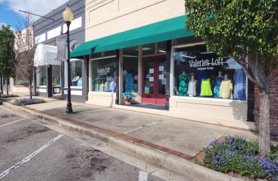 Valerie's Loft store front